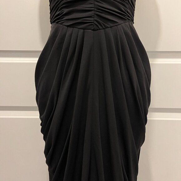 Vicky Tiel Black Strapless Long Gown with Elegant Ruching and Front Slit - Picture 4 of 16